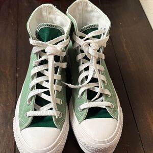 Woman’s High-Top Converse Sneakers - Green